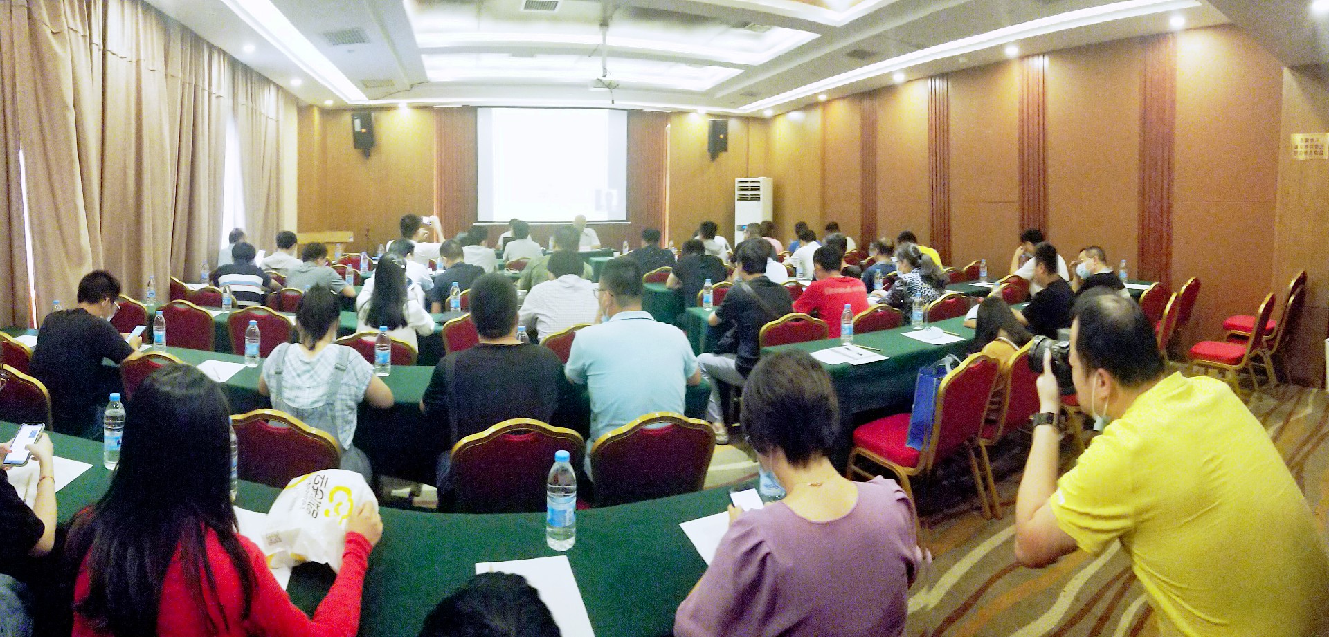 我院舉辦“國土空間生態(tài)修復理論與實踐探討”專題講座