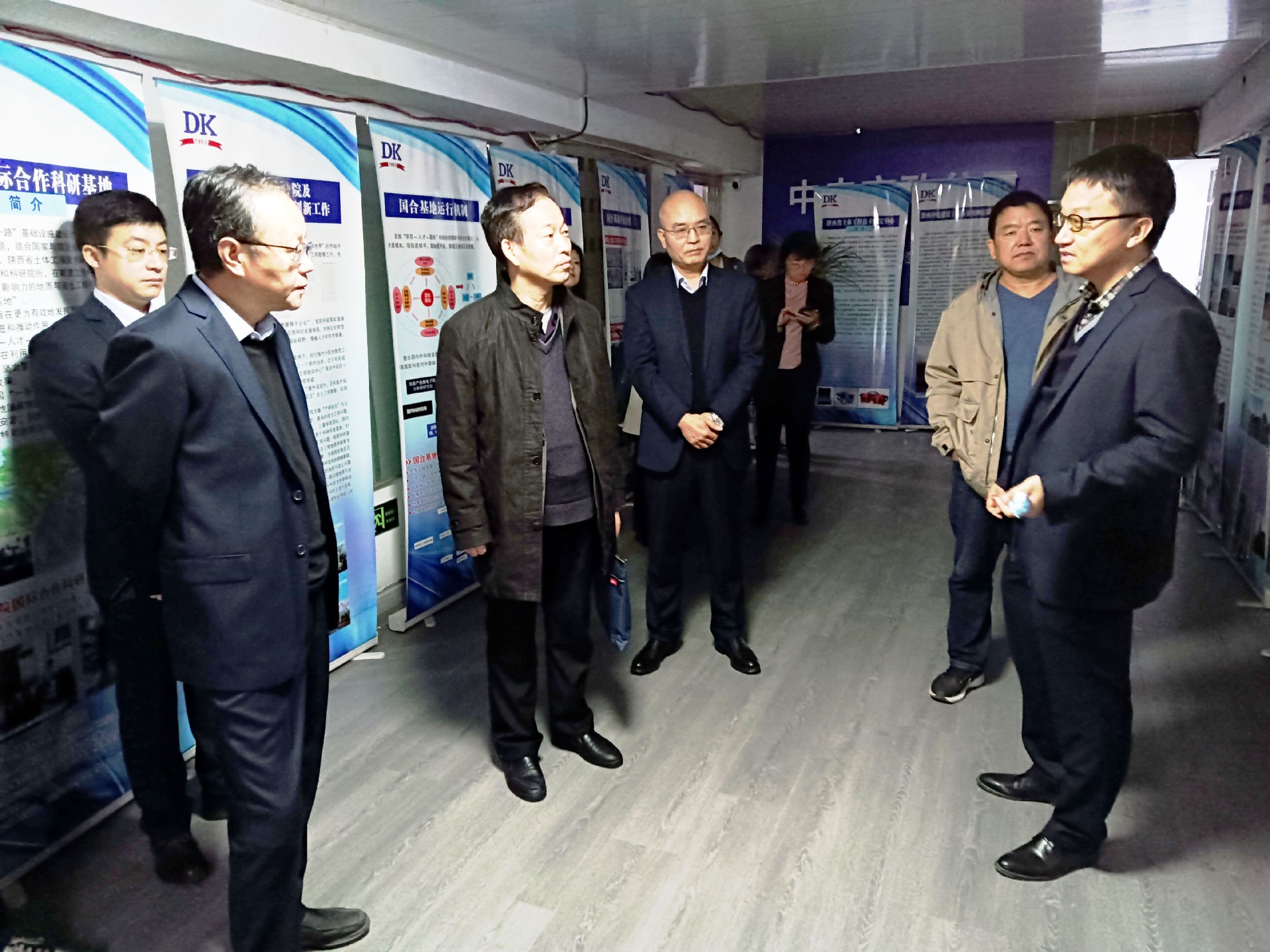 省科技廳領(lǐng)導(dǎo)蒞臨我院考察“一帶一路沿線地質(zhì)與 巖土工程問(wèn)題研究國(guó)際科技合作基地”建設(shè)